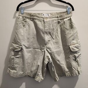 Vintage Columbia Sportswear Women's Light Tan Cargo Shorts